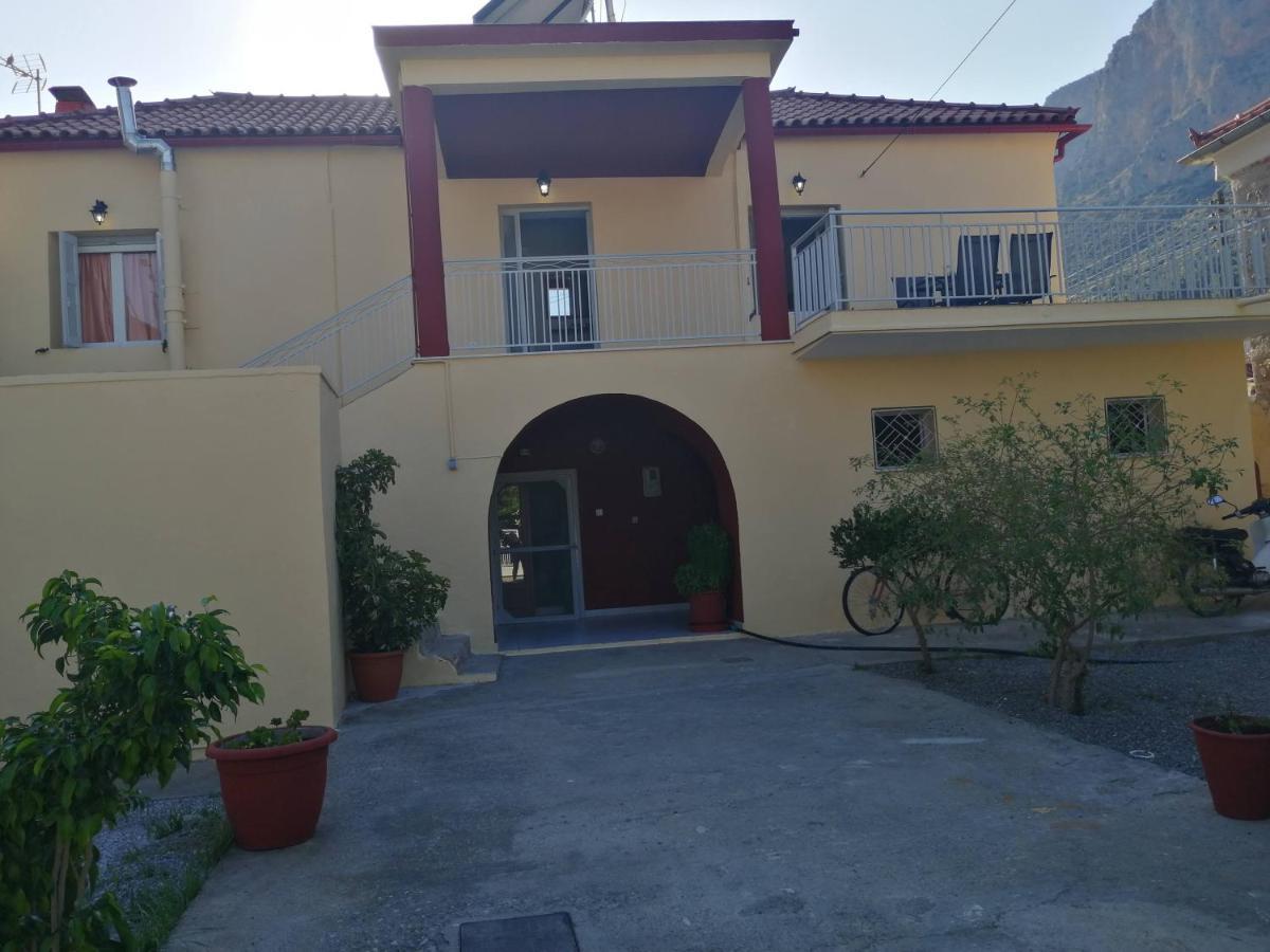 Apartament Sunny Cozy House With Grand Courtyard Leonídion Zewnętrze zdjęcie
