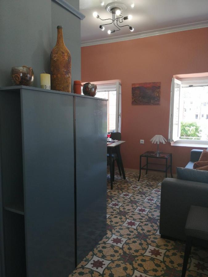 Apartament Sunny Cozy House With Grand Courtyard Leonídion Zewnętrze zdjęcie