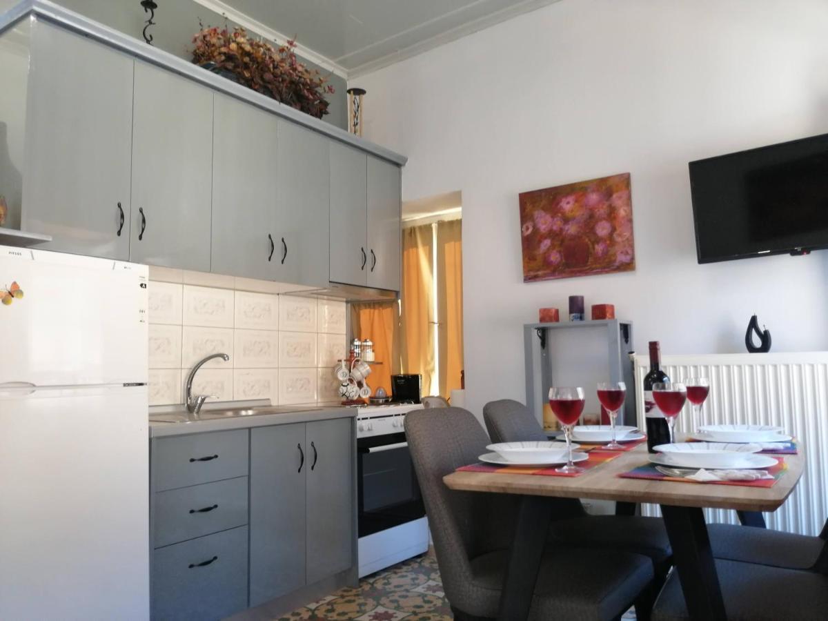 Apartament Sunny Cozy House With Grand Courtyard Leonídion Zewnętrze zdjęcie